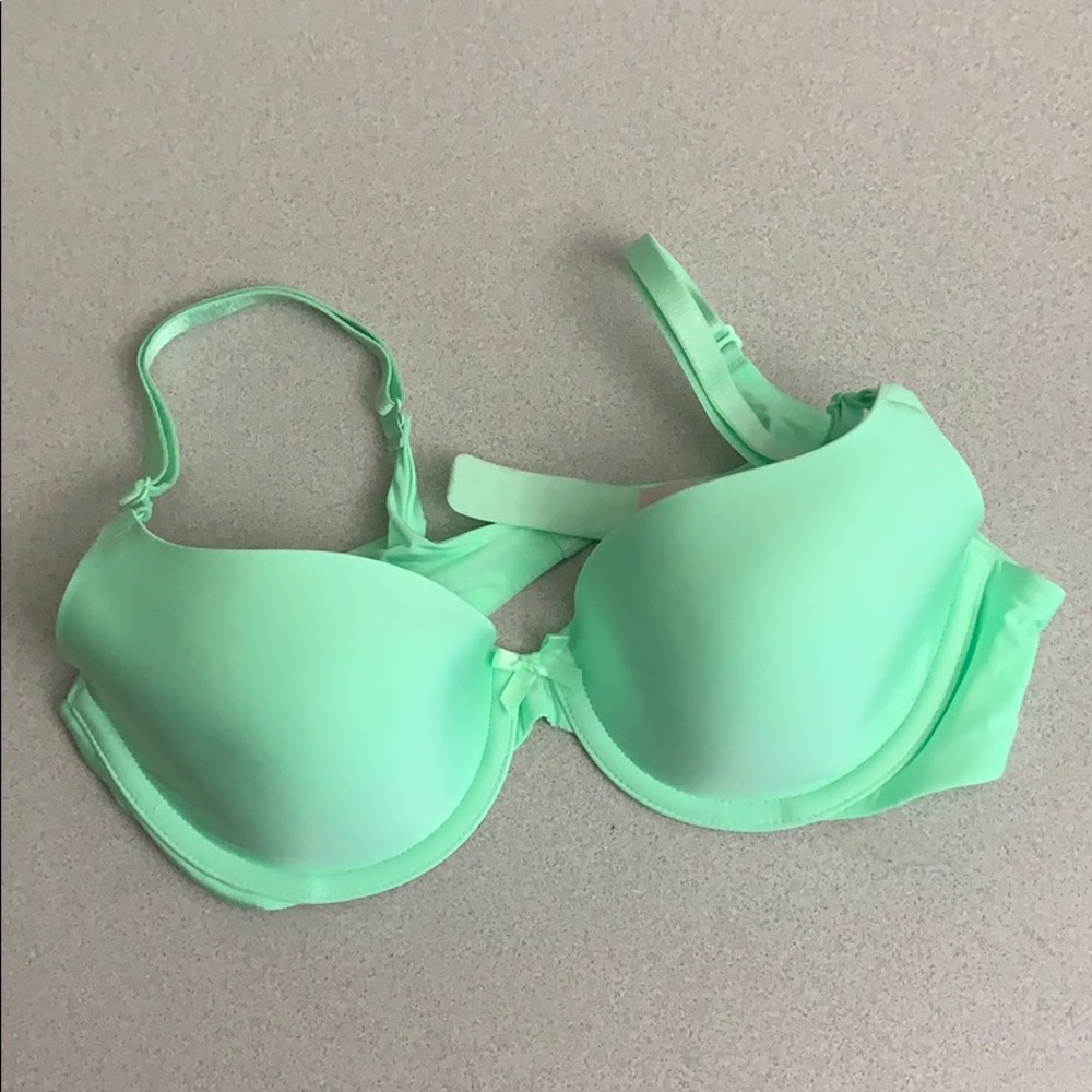 NWOT Victoria’s Secret demi lightly lined